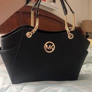 *NEVER USED* Michael Kors Jet Set Travel Large Chain Shoulder Tote